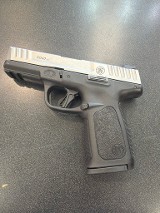 SMITH & WESSON SD40 2.0 .40 S&W - Image 2 of 10