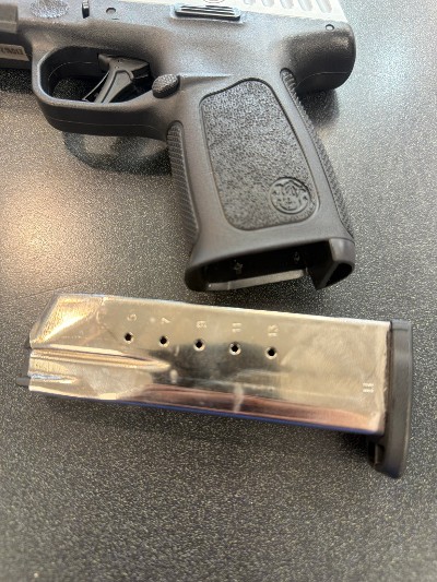 SMITH & WESSON SD40 2.0 .40 S&W - Image 6 of 10