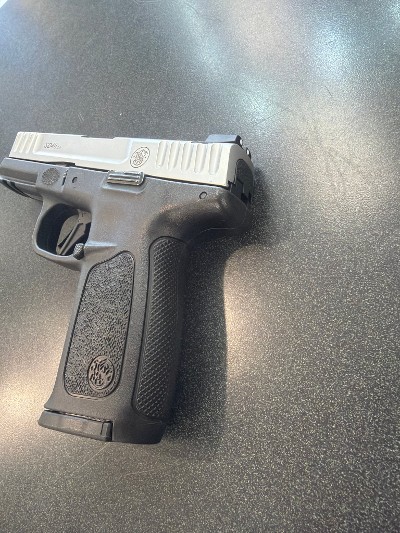 SMITH & WESSON SD40 2.0 .40 S&W - Image 3 of 10