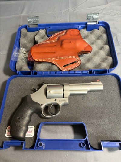 SMITH & WESSON 69 COMBAT MAGNUM .44 MAGNUM - Image 8 of 10
