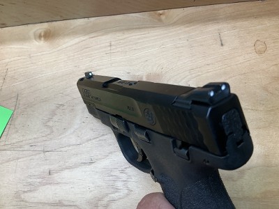 SMITH & WESSON M&P40 SHIELD M2.0 .40 CALIBER - Image 6 of 8