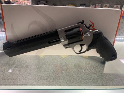 TAURUS RAGING HUNTER .44 MAGNUM - Image 1 of 6