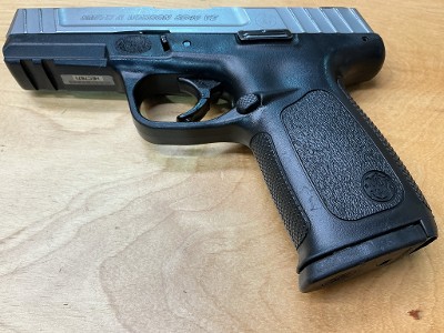 SMITH & WESSON SD40 VE .40 S&W - Image 6 of 7