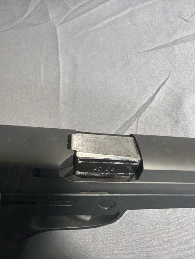 SIG SAUER P250 40 Smith & Wesson - Image 9 of 10