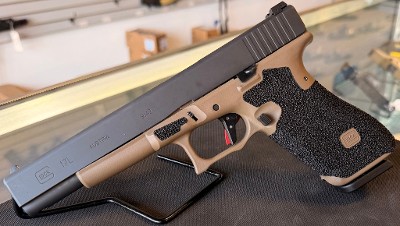 GLOCK G17L GEN 1 9MM LUGER (9x19 PARA) - Image 1 of 3