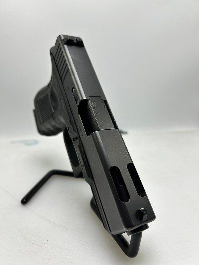 GLOCK 23 C GEN 4 40 Smith & Wesson - Image 4 of 11