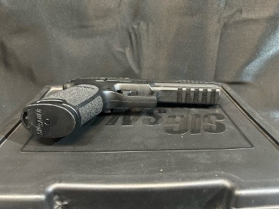SIG SAUER P320 40 Smith & Wesson - Image 5 of 8
