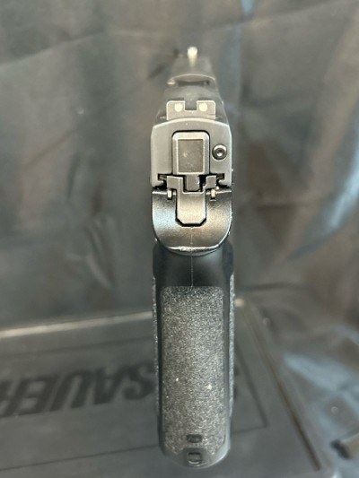 SIG SAUER P320 40 Smith & Wesson - Image 3 of 8