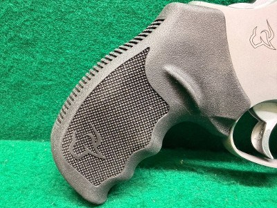 TAURUS 992 TRACKER .22 LR/.22 WMR - Image 3 of 21
