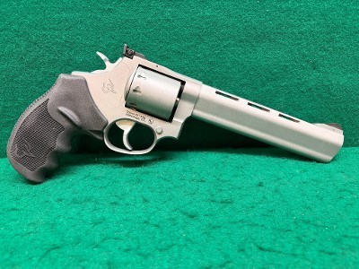 TAURUS 992 TRACKER .22 LR/.22 WMR - Image 2 of 21