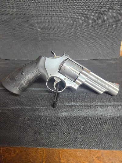 SMITH & WESSON 629 4" .44 MAGNUM - Image 2 of 5