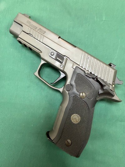 SIG SAUER P226 LEGION 9MM LUGER (9X19 PARA) - Image 4 of 16