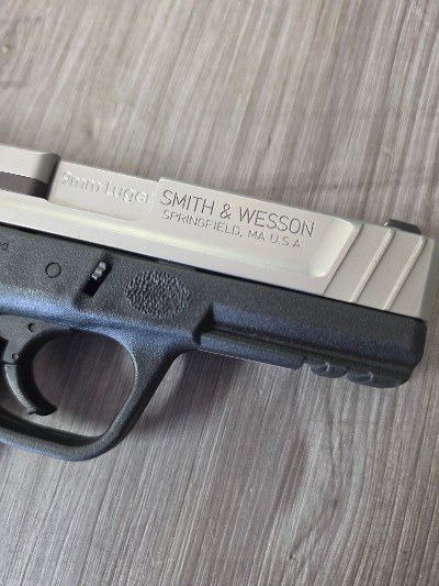 SMITH & WESSON SD9 VE 9MM LUGER (9x19 PARA) - Image 5 of 7
