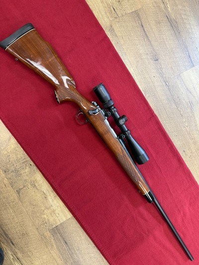 REMINGTON REMINGTON 700 BDL DELUXE 300 WIN VORTEX SCOPE .300 win mag - Image 4 of 7