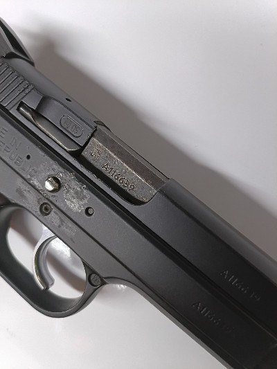 CZ cz 40B .40 S&W - Image 14 of 25