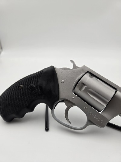 CHARTER ARMS UNDERCOVERETTE .32 MAG - Image 4 of 7