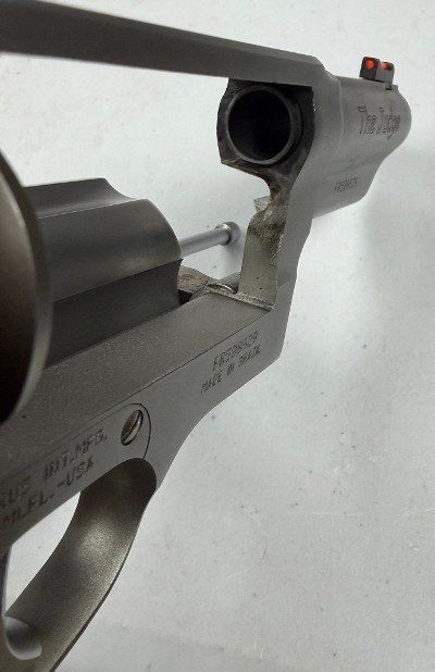 TAURUS JUDGE .45 LC/.410 GA - Image 14 of 15