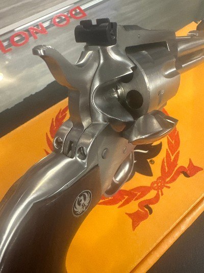RUGER NEW MODEL BLACKHAWK CONVERTIBLE .357 MAG - Image 3 of 6