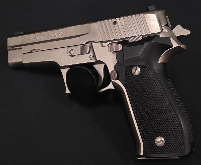 SIG SAUER 1990 P226 9MM LUGER (9x19 PARA) - Image 3 of 11