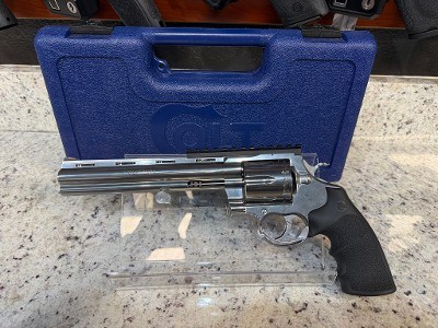 COLT ANACONDA .44 MAGNUM - Image 1 of 7