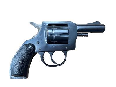 H&R 929 .22 LR - Image 2 of 7