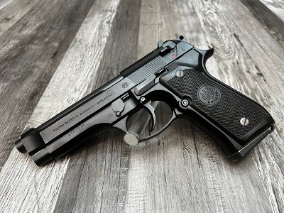 BERETTA 96 40 Smith & Wesson - Image 1 of 3