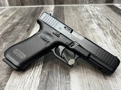 GLOCK 17V 9MM LUGER (9x19 PARA) - Image 2 of 4