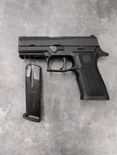 SIG SAUER P320 40 Smith & Wesson - Image 1 of 4