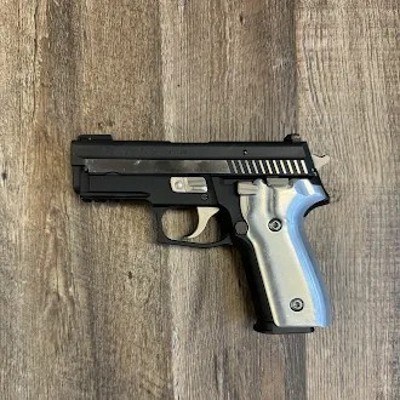 SIG SAUER P229 EQUINOX 40 Smith & Wesson - Image 1 of 4
