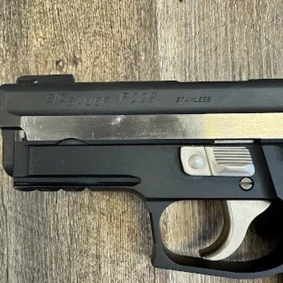 SIG SAUER P229 EQUINOX 40 Smith & Wesson - Image 4 of 4