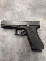 GLOCK 22 GEN 4 40 Smith & Wesson - Image 1 of 6
