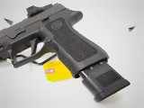 SIG SAUERP320 COMPACT9MM LUGER (9x19 PARA) - Image 2 of 8