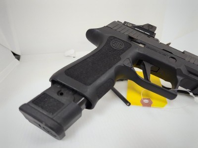 SIG SAUERP320 COMPACT9MM LUGER (9x19 PARA) - Image 6 of 8
