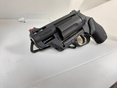 TAURUS JUDGE PUBLIC DEFENDER POLYMER .45 LC/.410 GA - Image 2 of 6