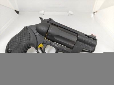 TAURUS JUDGE PUBLIC DEFENDER POLYMER .45 LC/.410 GA - Image 4 of 6