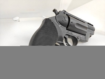 TAURUS JUDGE PUBLIC DEFENDER POLYMER .45 LC/.410 GA - Image 5 of 6