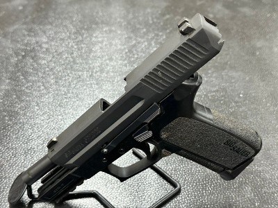 SIG SAUER SP2022 40 Smith & Wesson - Image 3 of 6