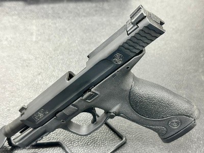 SMITH & WESSON M&P 40 40 Smith & Wesson - Image 5 of 8