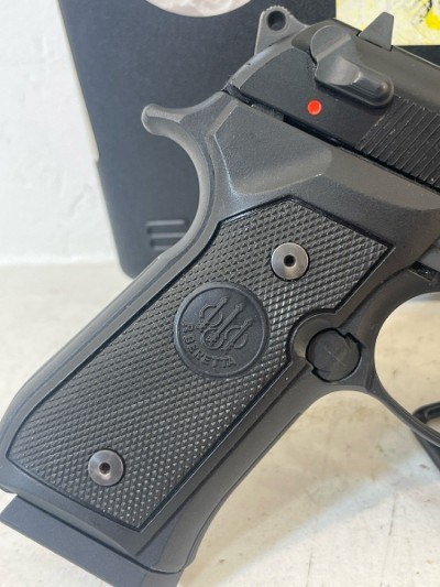 UMAREX M9 .22 LR - Image 4 of 8