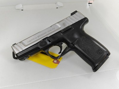 SMITH & WESSON SD9 VE 9MM LUGER (9X19 PARA) - Image 1 of 6