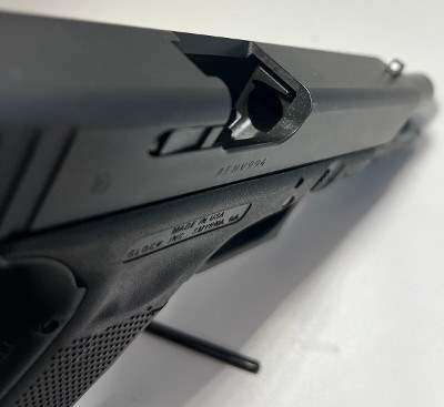 GLOCK 22 GEN 4 .40 - Image 5 of 5