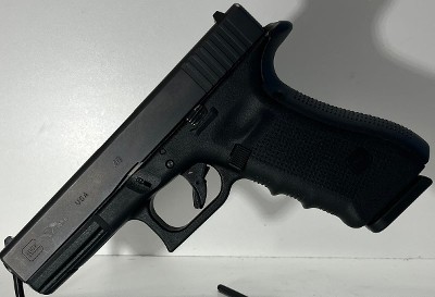 GLOCK 22 GEN 4 .40 - Image 2 of 5