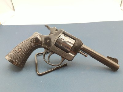 H&R 929 .22 LR - Image 7 of 9