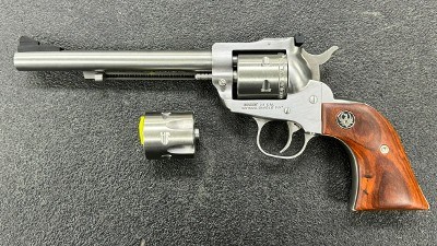 RUGER SINGLE-SIX 22 Winchester Magnum - Image 2 of 8