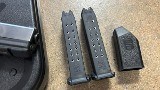 GLOCK G17RTF2 VICKERS TACTICAL EDITION 9MM LUGER (9x19 PARA) - Image 8 of 11