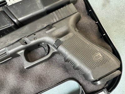 GLOCK G22 GEN 4 .40 S&W - Image 3 of 5