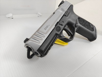 SMITH & WESSON SD40 2.0 .40 S&W - Image 2 of 6
