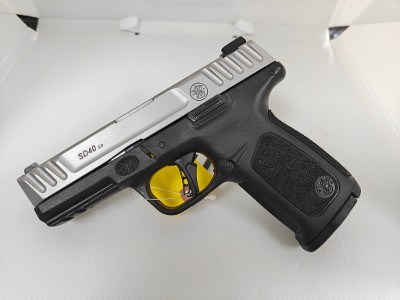SMITH & WESSON SD40 2.0 .40 S&W - Image 1 of 6