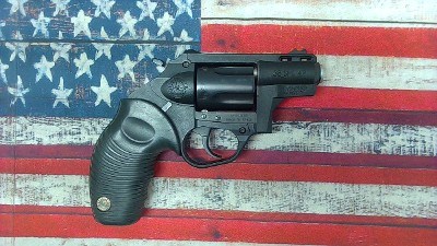 TAURUS 85 PROTECTOR POLYMER .38 SPL - Image 1 of 9