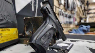BROWNING Buck Mark Micro Bull Target Pro .22 LR - Image 5 of 8